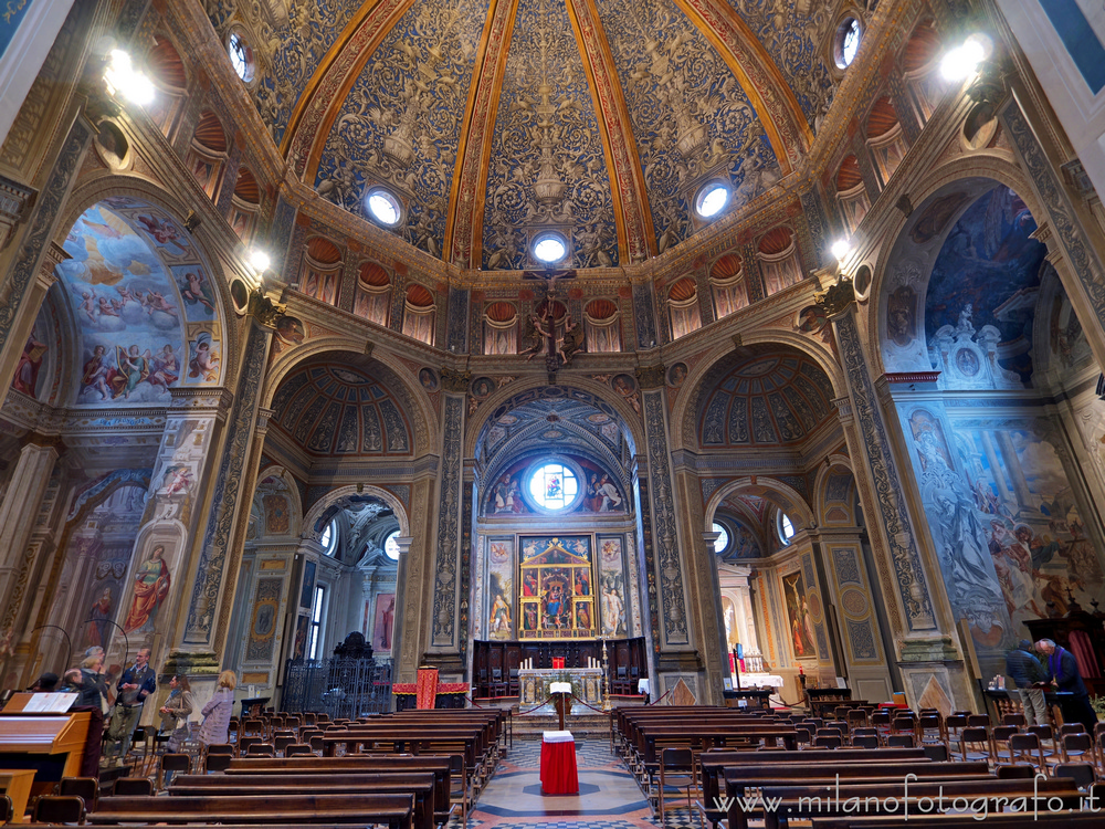 Legnano (Milan, Italy) - Panoramic view of the interior of the Basilica of San Magno